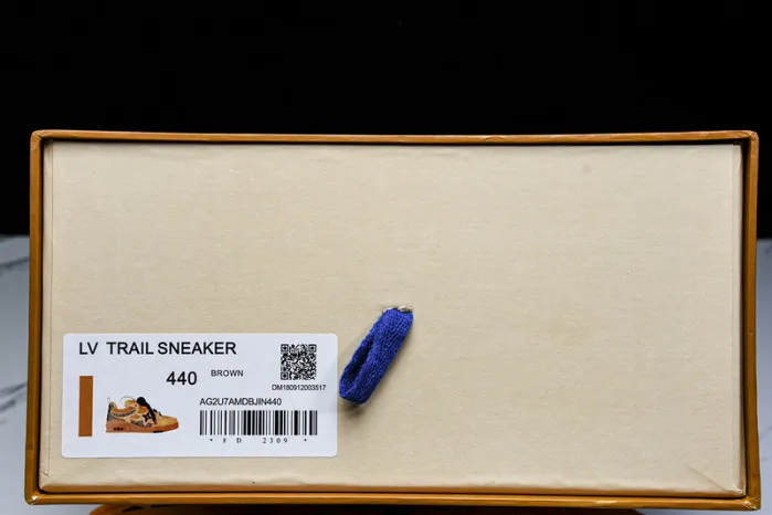 Affordable LV SKATE SNEAKER 24111605 0113